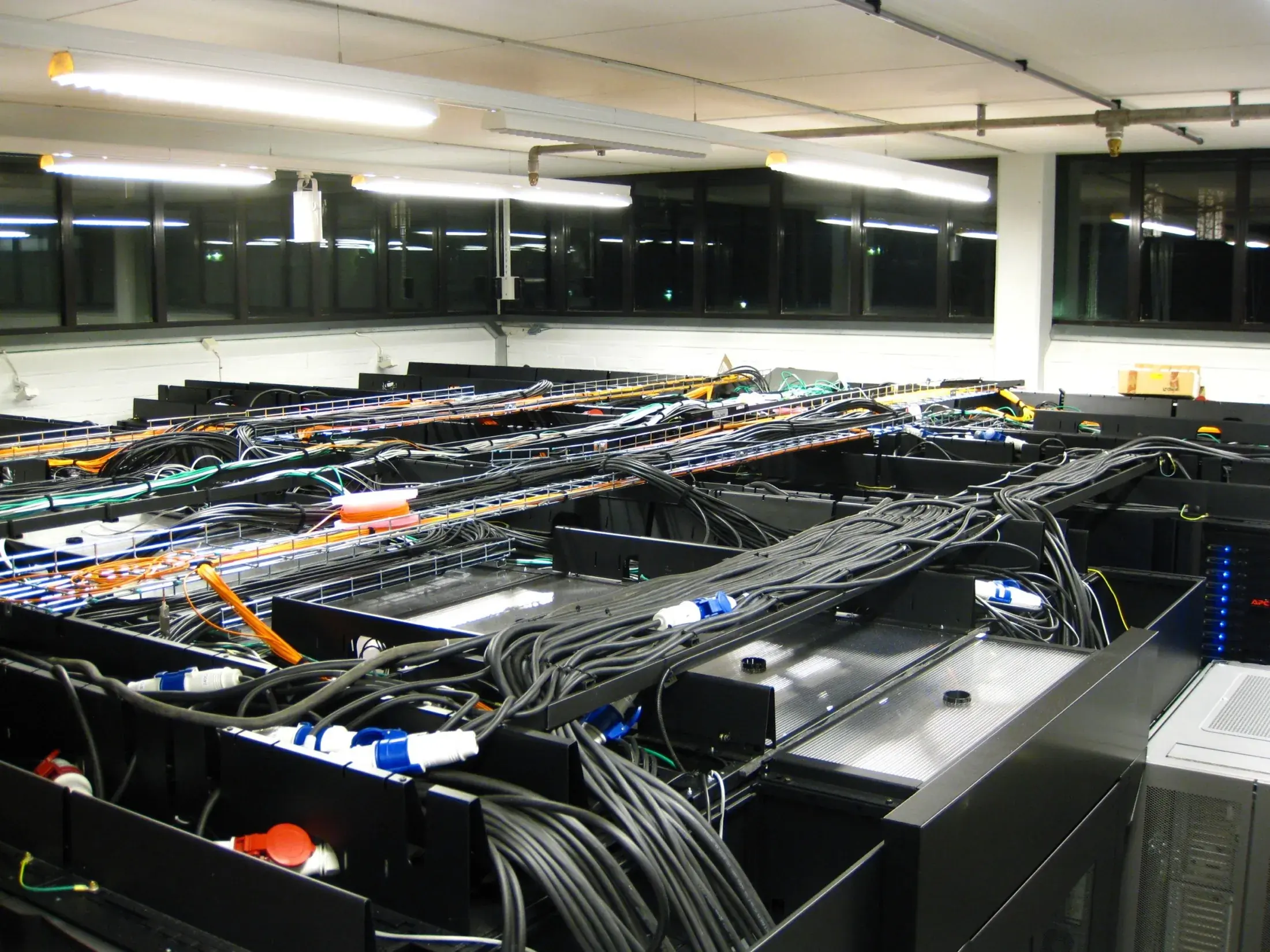Virtualization performance monitoring and continuity optimization