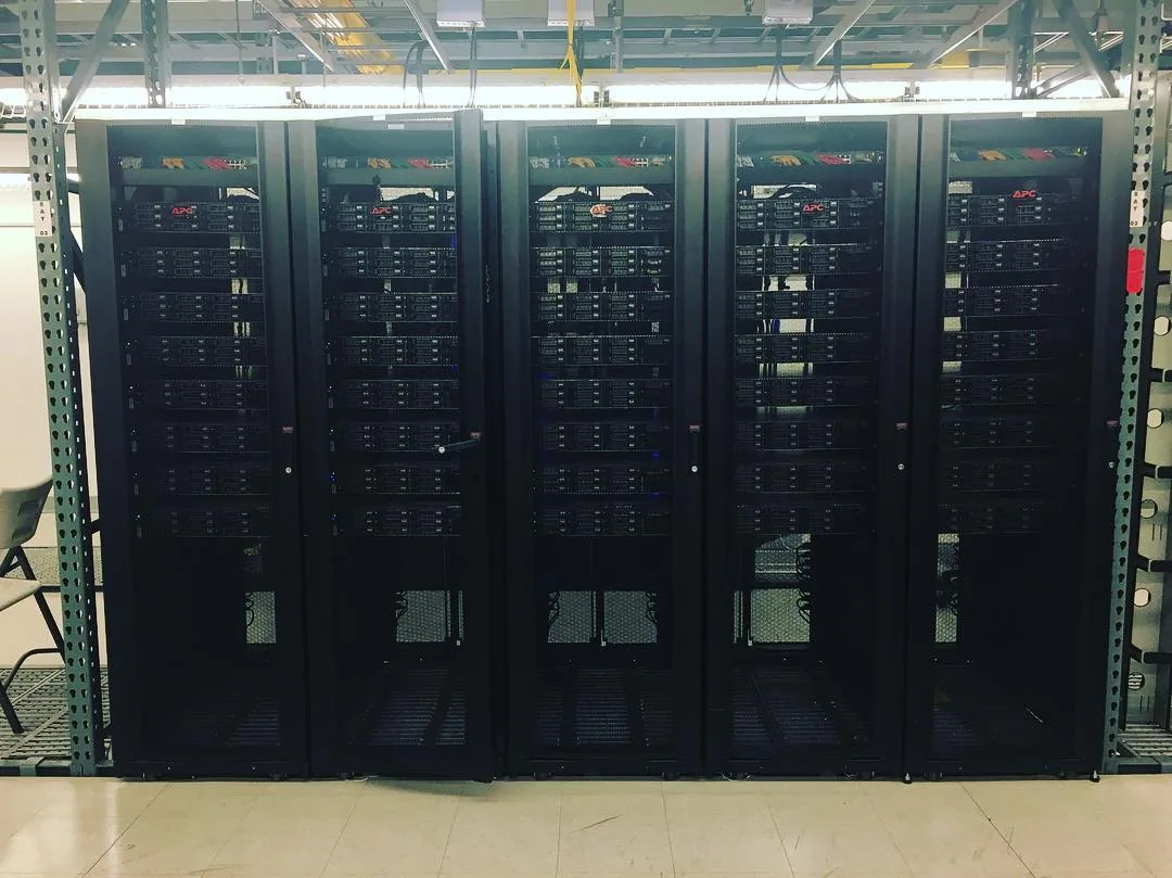 Data center visual for ESXi firmware and driver update planning