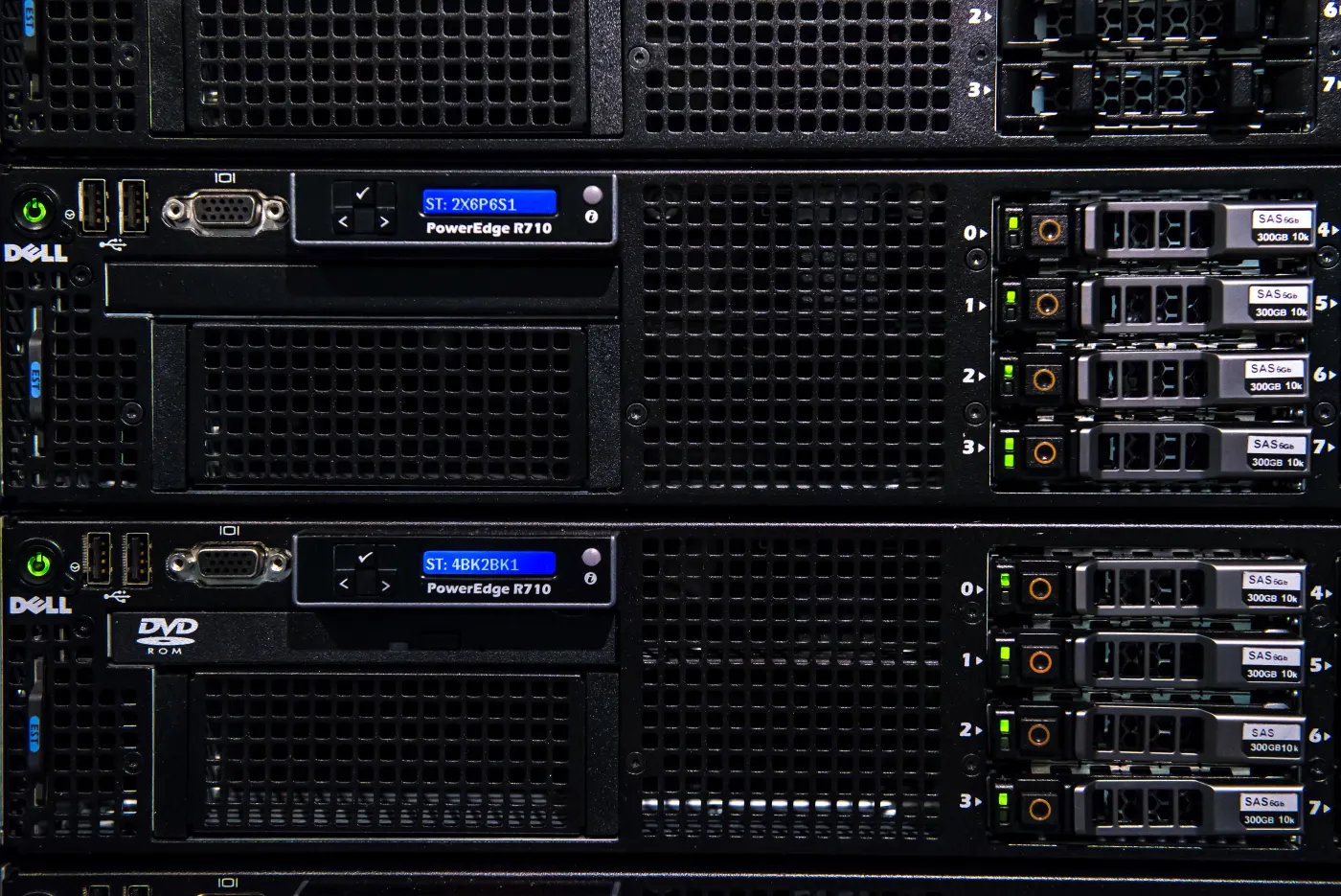 ISO 27001 için Dell server encryption rehberi için PowerEdge sunucu görseli