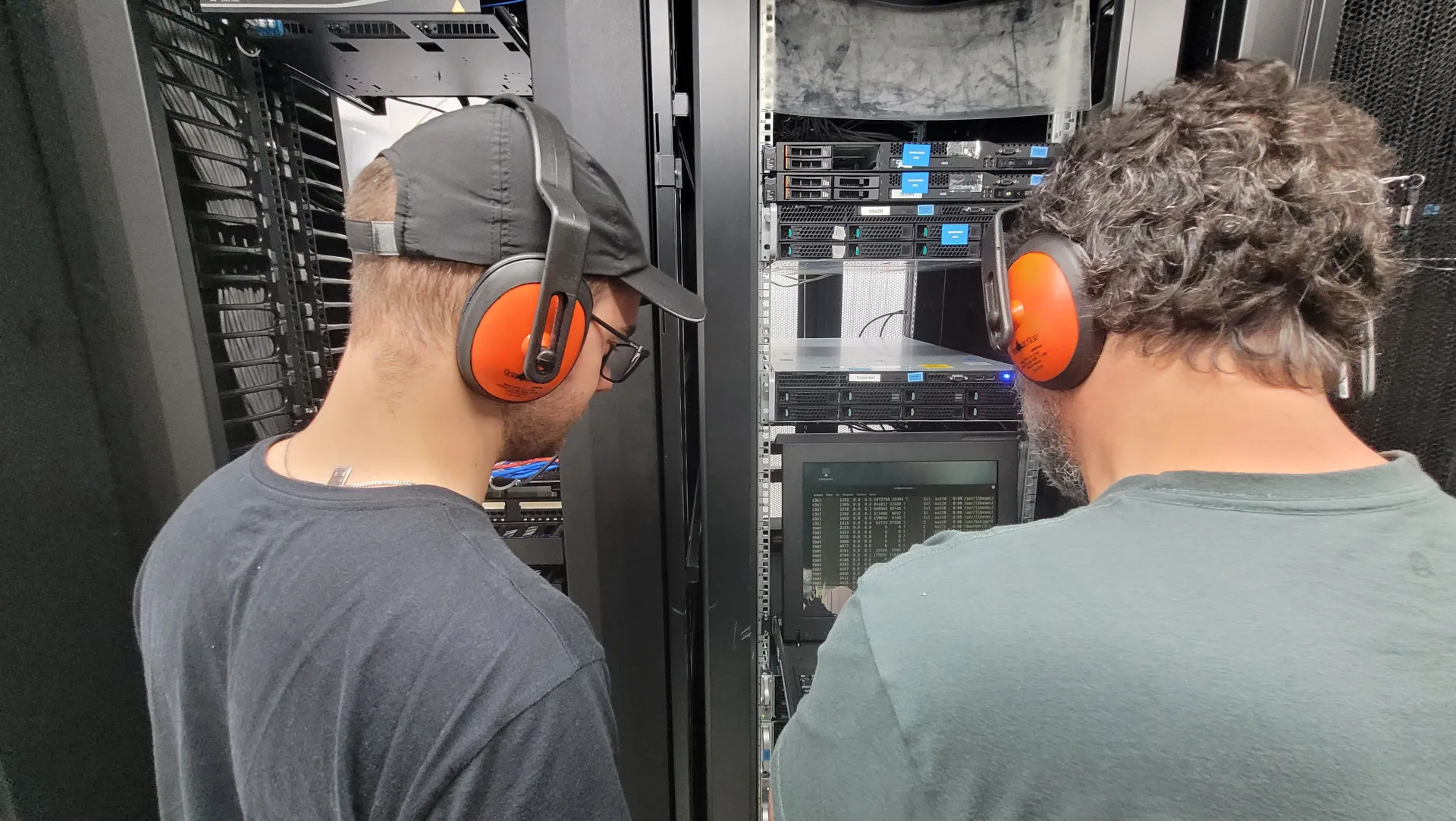 Server-room image for the VMware high availability architecture guide