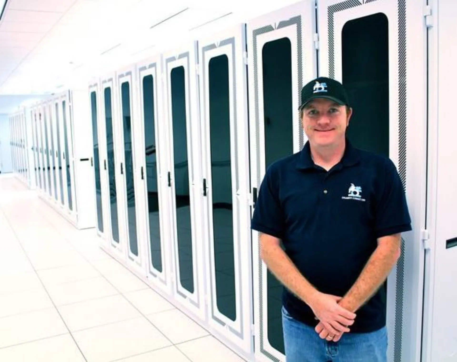 Server-room image for the VMware replication guide