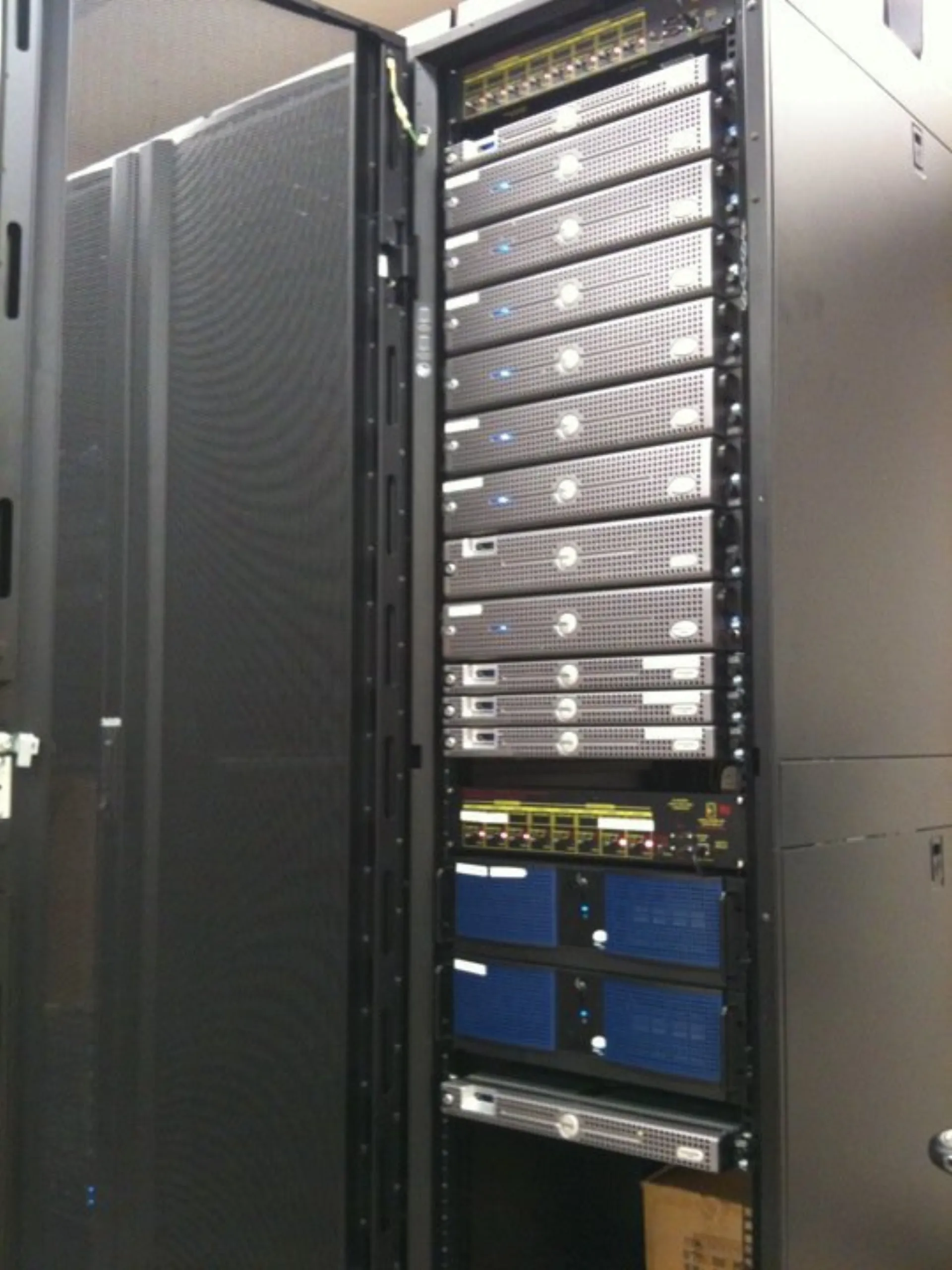 VMware vMotion failed rehberi için veri merkezi ağ görseli