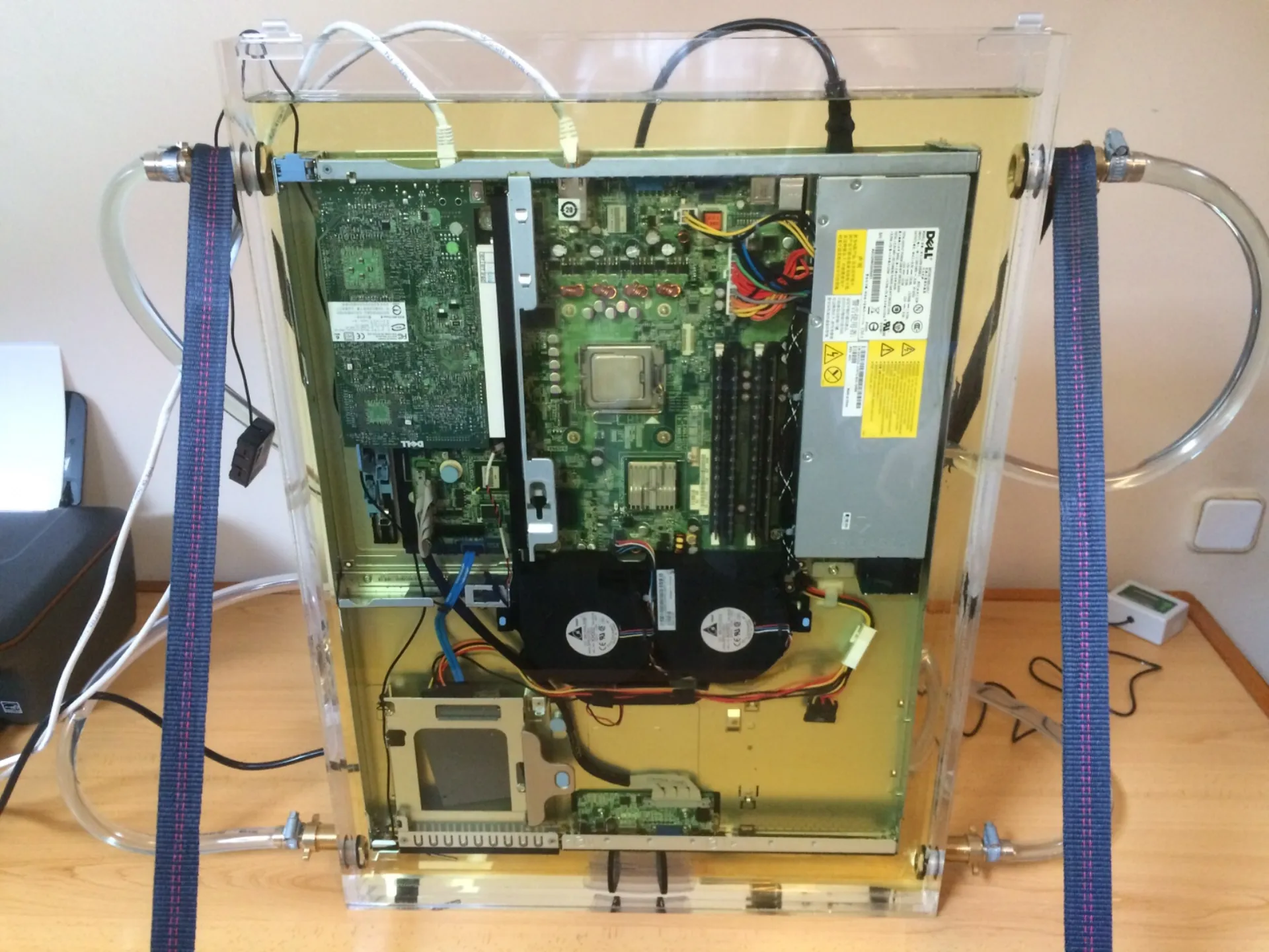 Server-room image for a VMware vSAN versus traditional SAN comparison