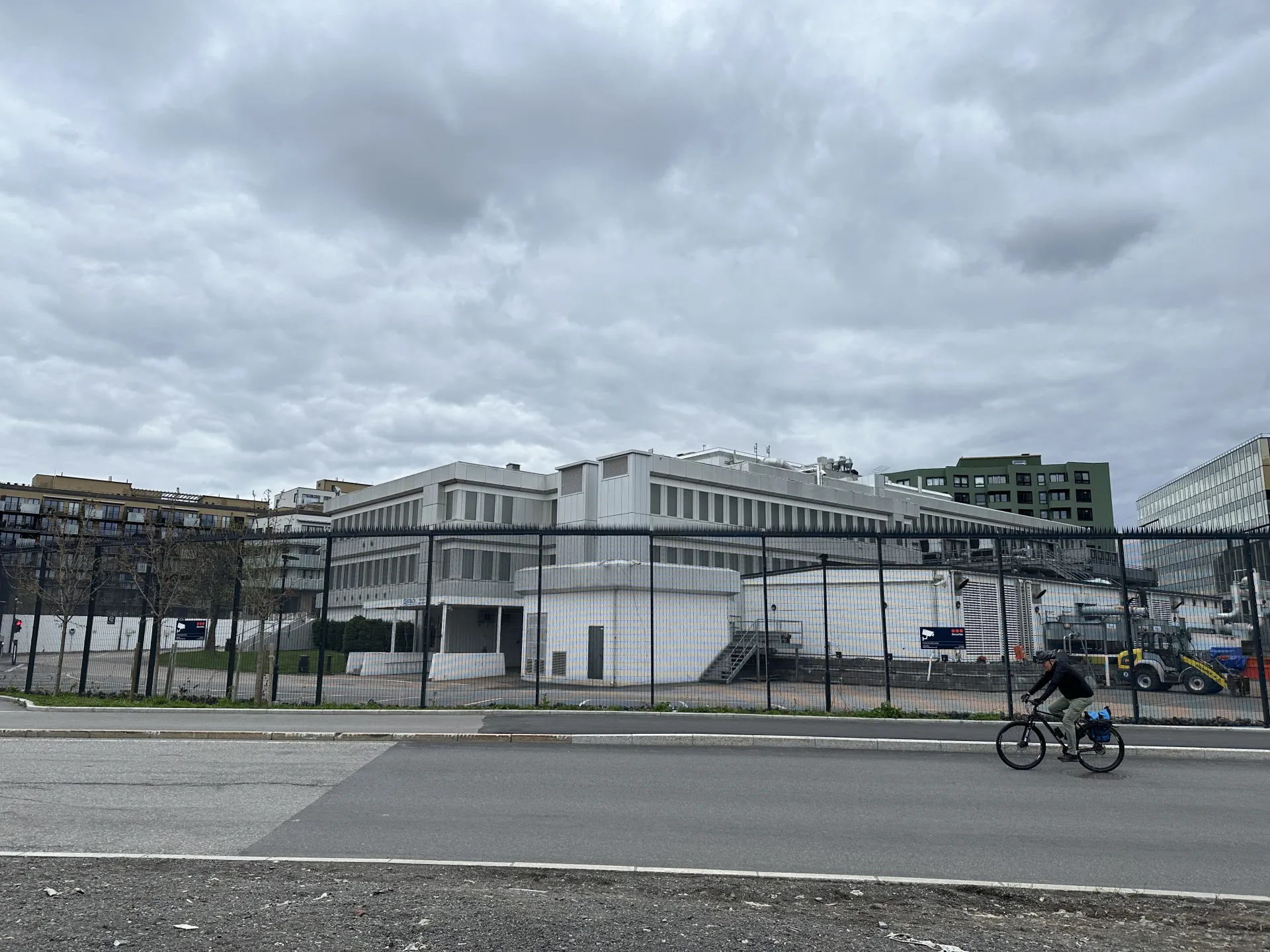 Server-room image for the VMware vSphere setup guide