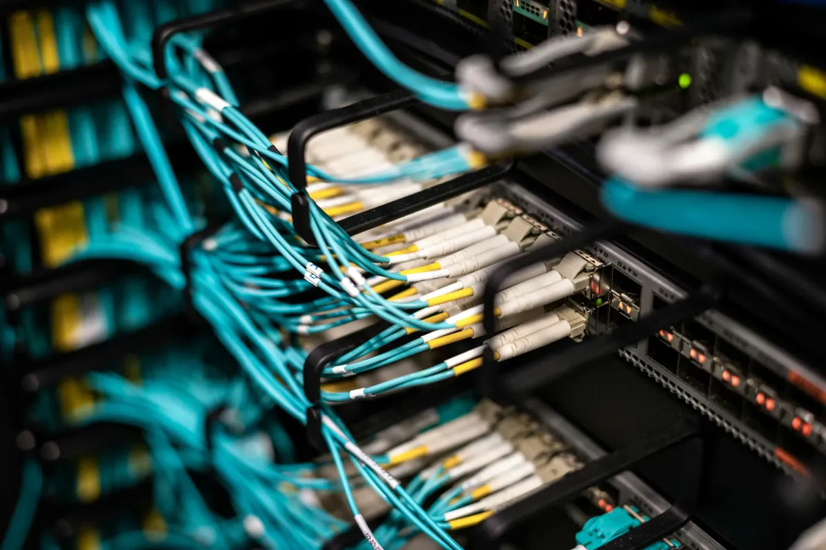 VLAN tasarım ve yapılandırma planı yapan network mühendisleri